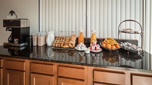 Free daily continental breakfast 