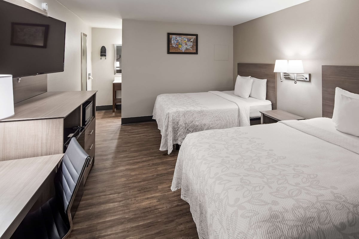 Standard Room, 2 Queen Beds, Non Smoking, Refrigerator & Microwave | Premium bedding, Select Comfort beds, desk, laptop workspace
