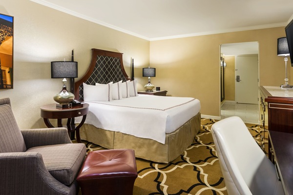 Egyptian cotton sheets, premium bedding, down comforters, in-room safe