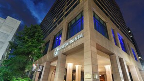 A modern hotel building with a prominent sign reading 'INTERCONTINENTAL NEW ORLEANS.' - InterContinental New Orleans by IHG (New Orleans)