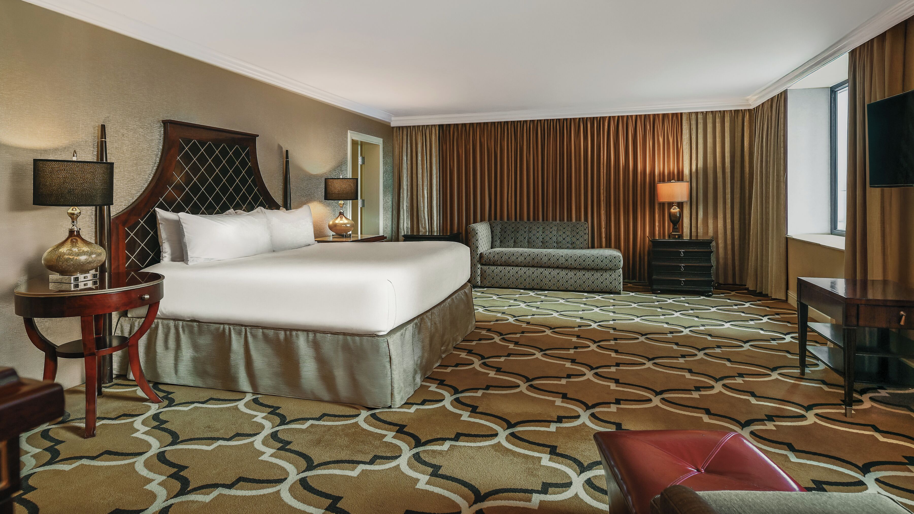 Suite, 1 Bedroom, Balcony | Egyptian cotton sheets, premium bedding, down comforters, in-room safe