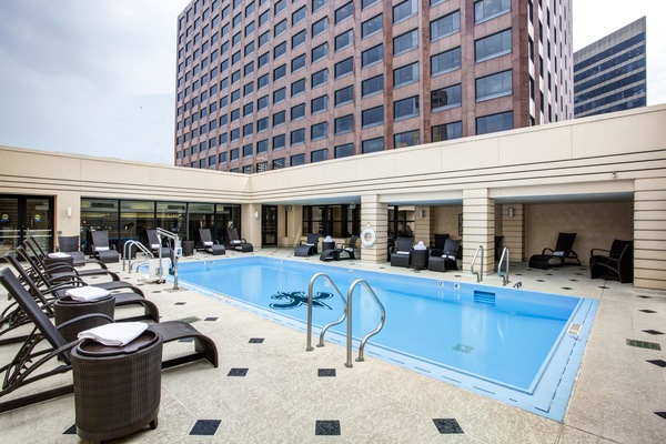 Outdoor pool, open 7:00 AM to 10:00 PM, sun loungers