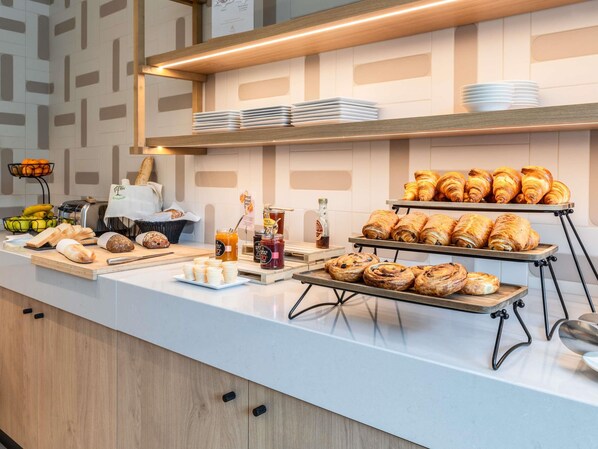 Daily buffet breakfast for a fee