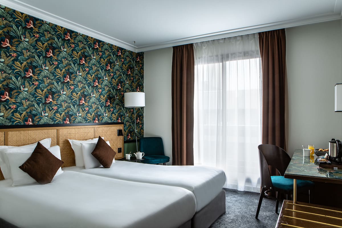 superior double or twin room | free minibar, in-room safe, desk, iron/ironing board