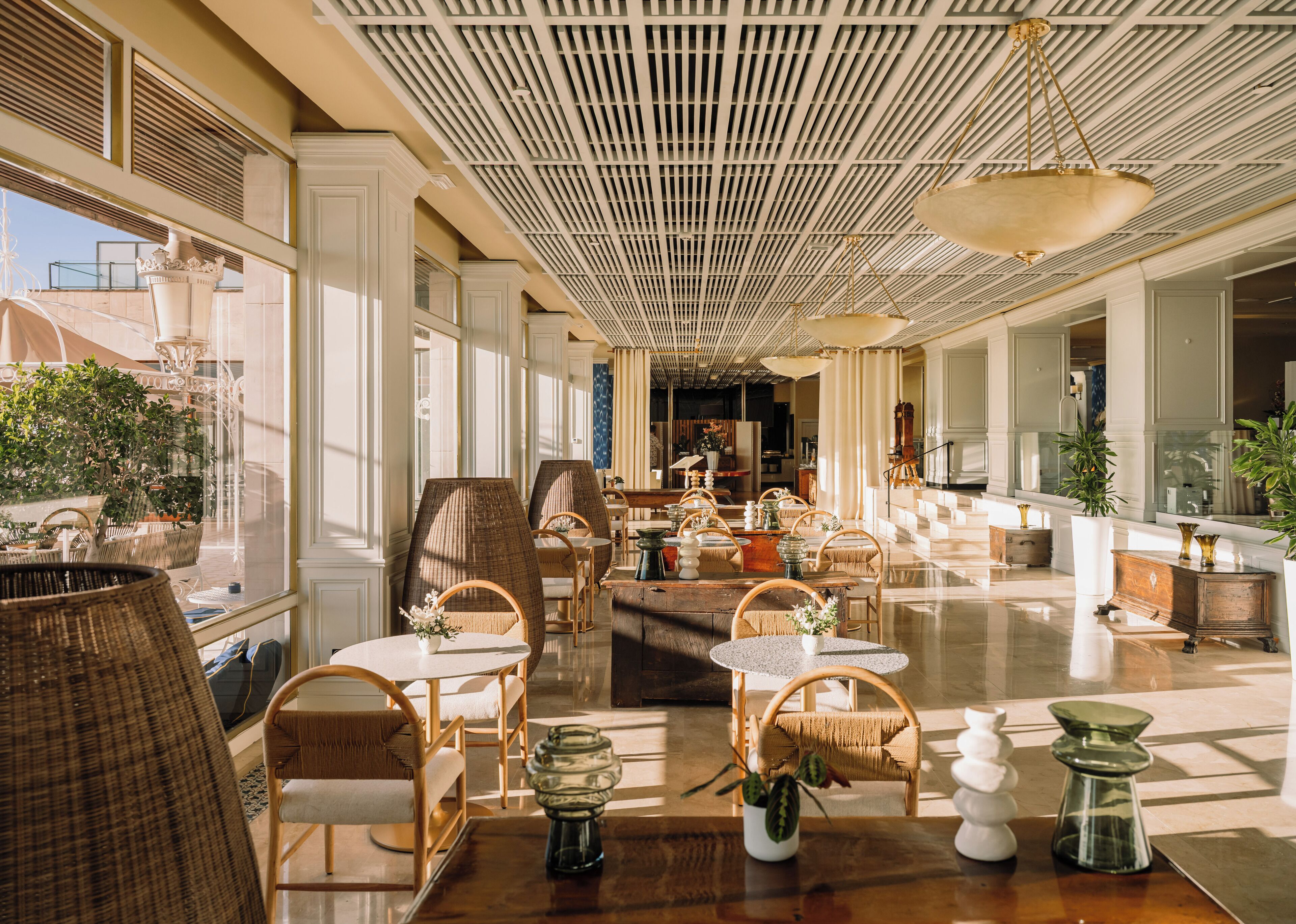 Breakfast, lunch, dinner served; Mediterranean cuisine 