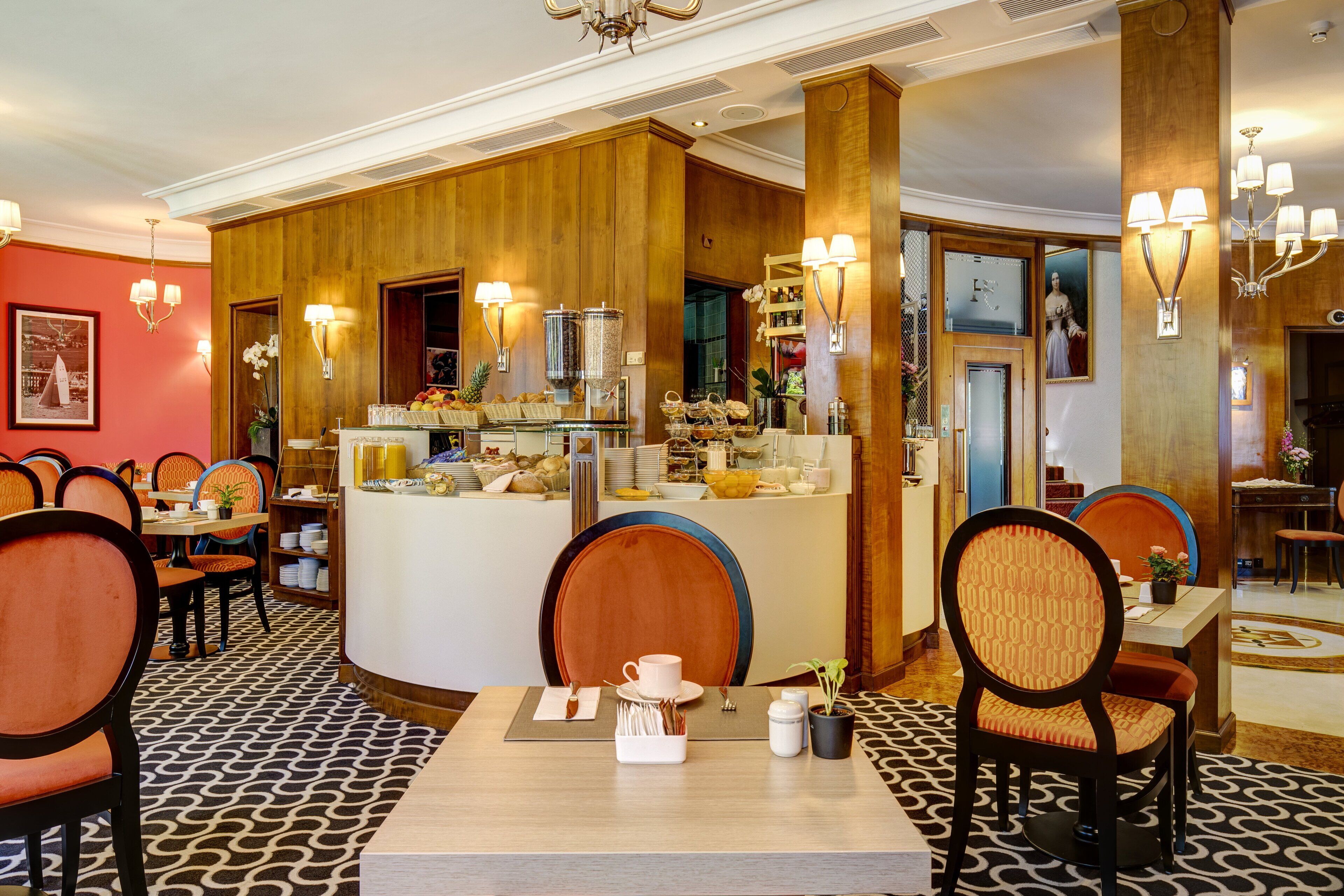 breakfast, lunch, dinner served; local and international cuisine