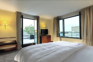 저자극성 침구, 미니바, 객실 내 금고, 책상