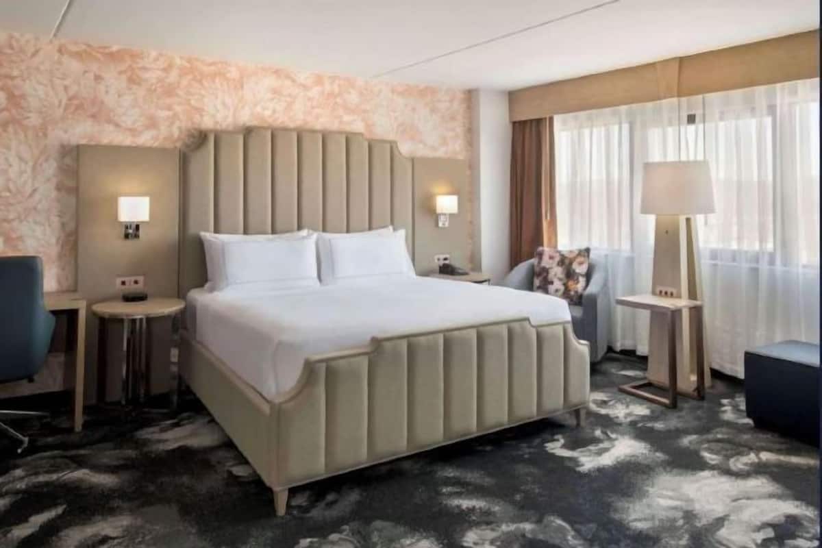 In-room safe, desk, laptop workspace, blackout drapes