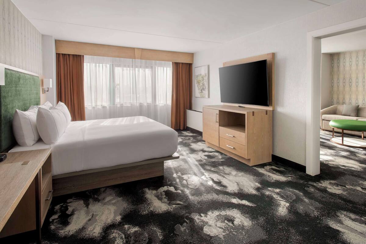In-room safe, desk, laptop workspace, blackout drapes