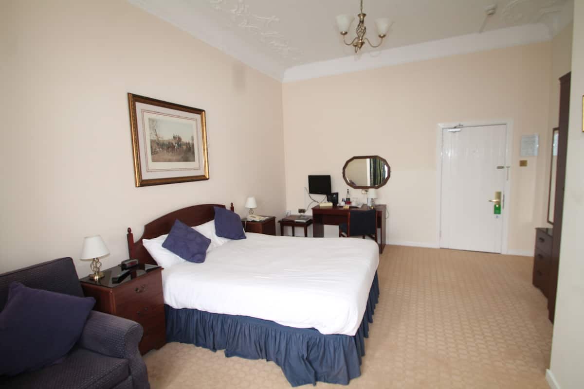 Desk, laptop workspace, iron/ironing board, free WiFi