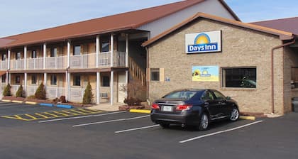 Days Inn by Wyndham Huntington