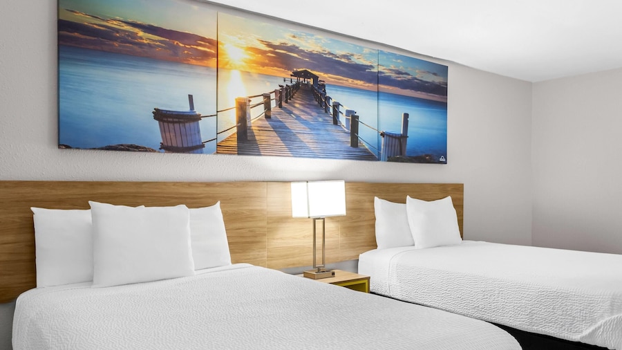 Days Inn by Wyndham Huntington