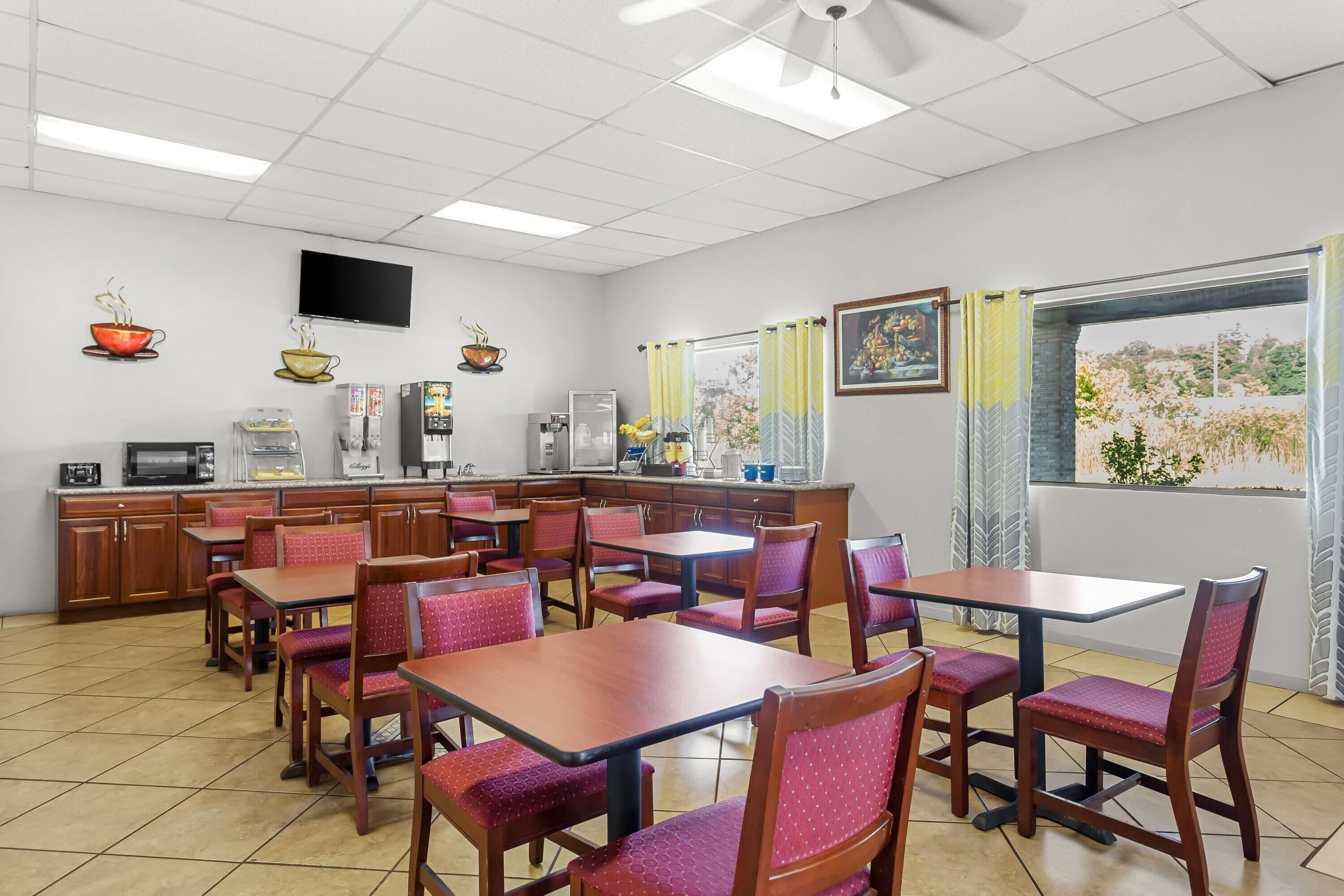 Desayuno bufé gratuito y diario