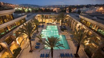 ์ค๋ด ์์์ฅ, ์์ฆ๋ณ๋ก ์ด์๋๋ ์ผ์ธ ์์์ฅ