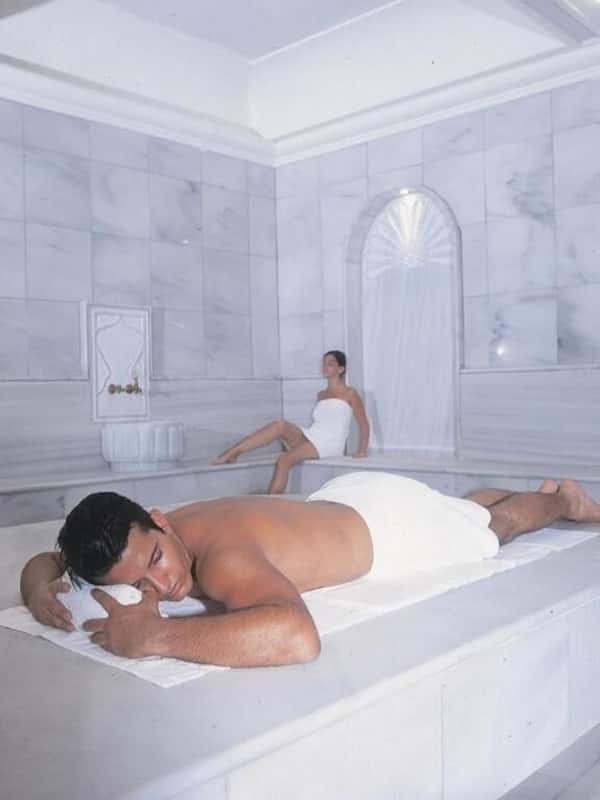 Couples treatment room(s), sauna, hot tub, Turkish bath/hammam