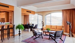 32-inch LCD TV with satellite channels, TV - Dan Jerusalem (Jerusalem)