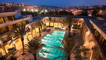 Indoor pool, seasonal outdoor pool