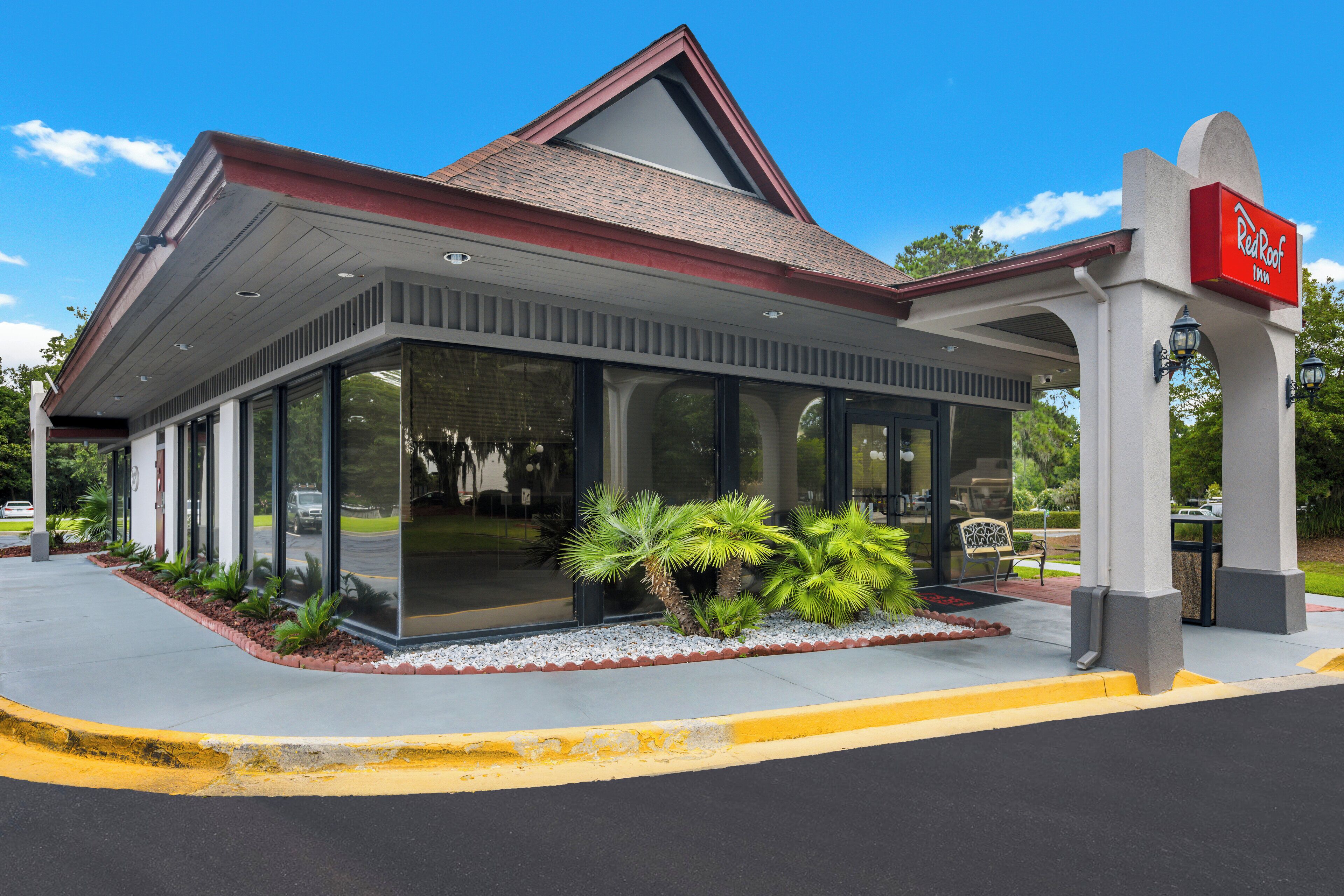 Photo - Red Roof Inn Savannah – Southside/Midtown