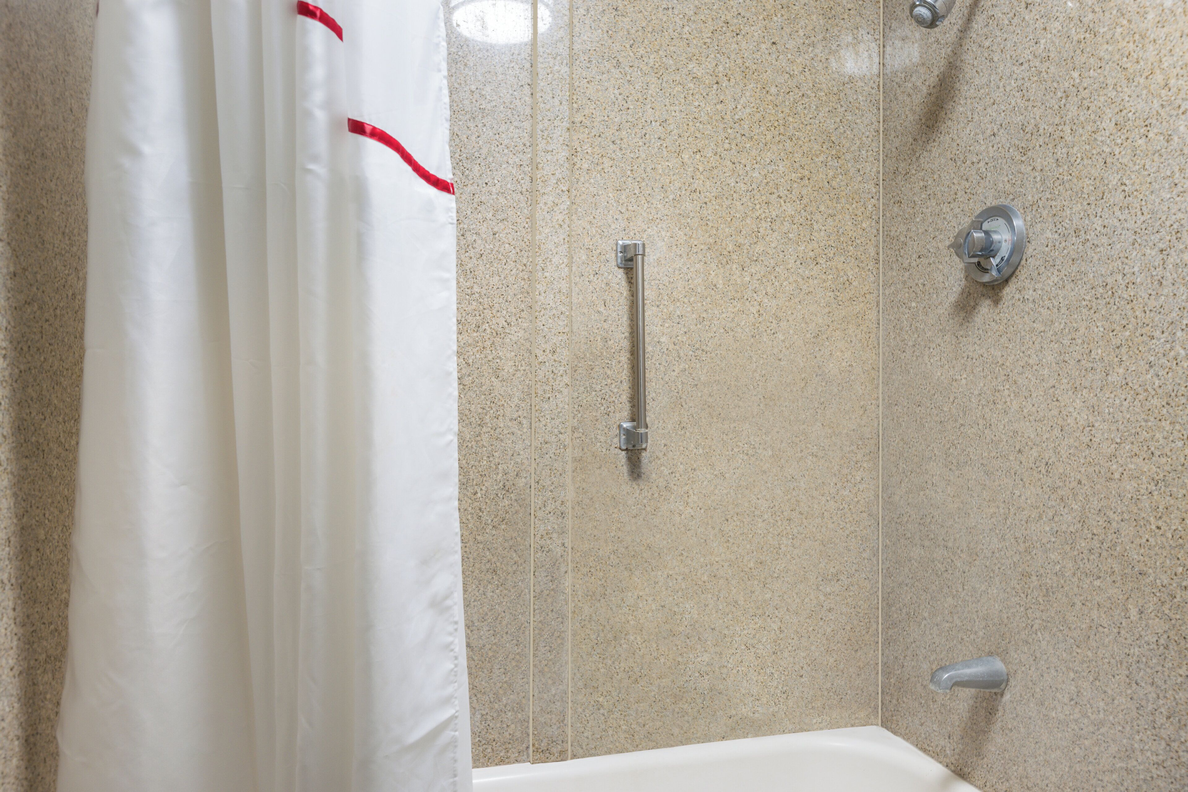 Photo - Red Roof Inn Savannah – Southside/Midtown