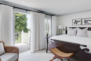 Premium bedding, down comforters, in-room safe, desk