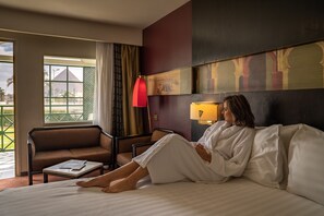 Standard Room, 2 Twin Beds (Pyramids View) | 1 bedroom, hypo-allergenic bedding, minibar, in-room safe