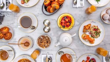 Daily buffet breakfast for a fee