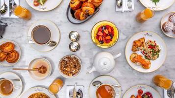 Daily buffet breakfast for a fee