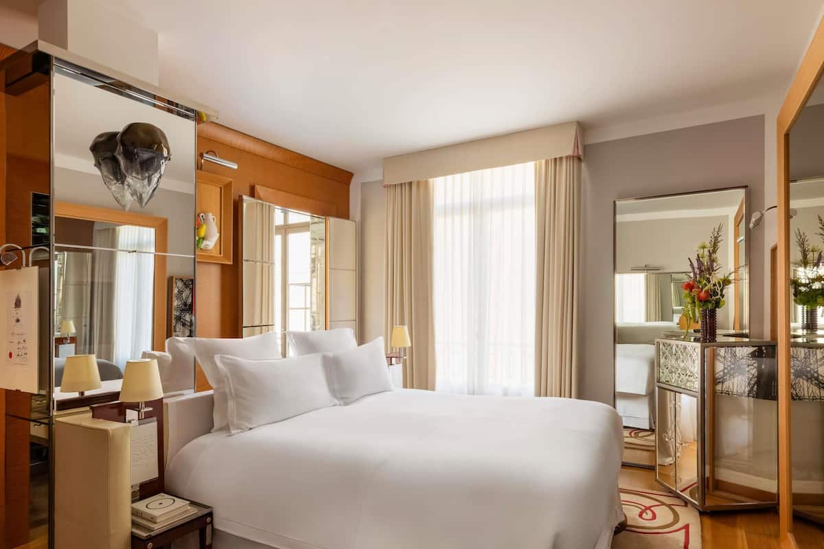 Artist Room | Sängtillbehör av högsta kvalitet och minibar