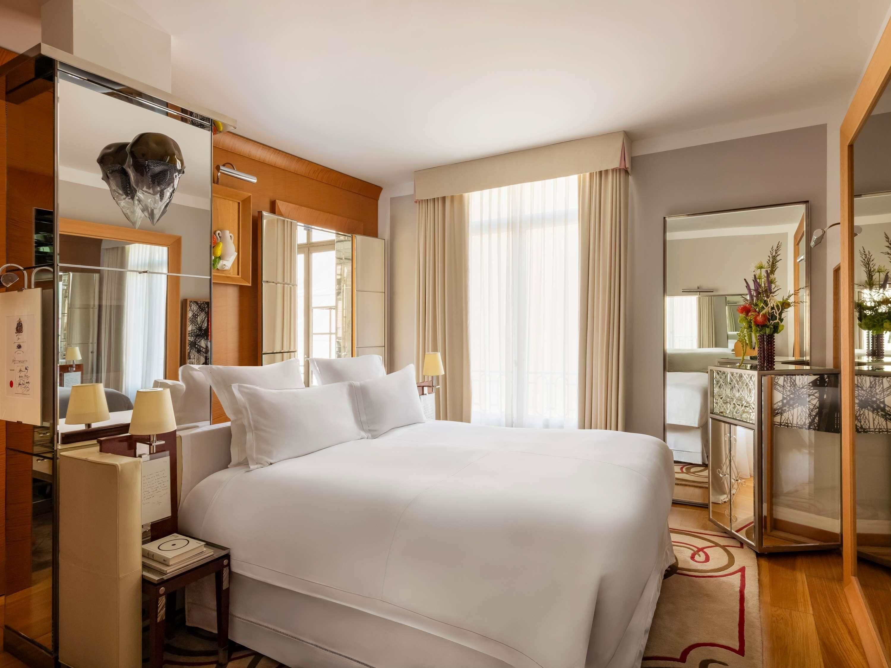 Premium bedding, minibar, in-room safe, laptop workspace