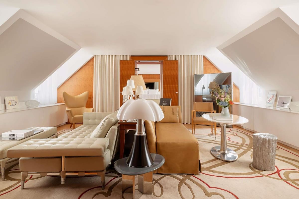 Ray Charles Suite | Premium bedding, minibar, in-room safe, laptop workspace