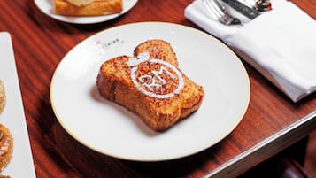 Petit déjeuner buffet servi tous les jours en supplément