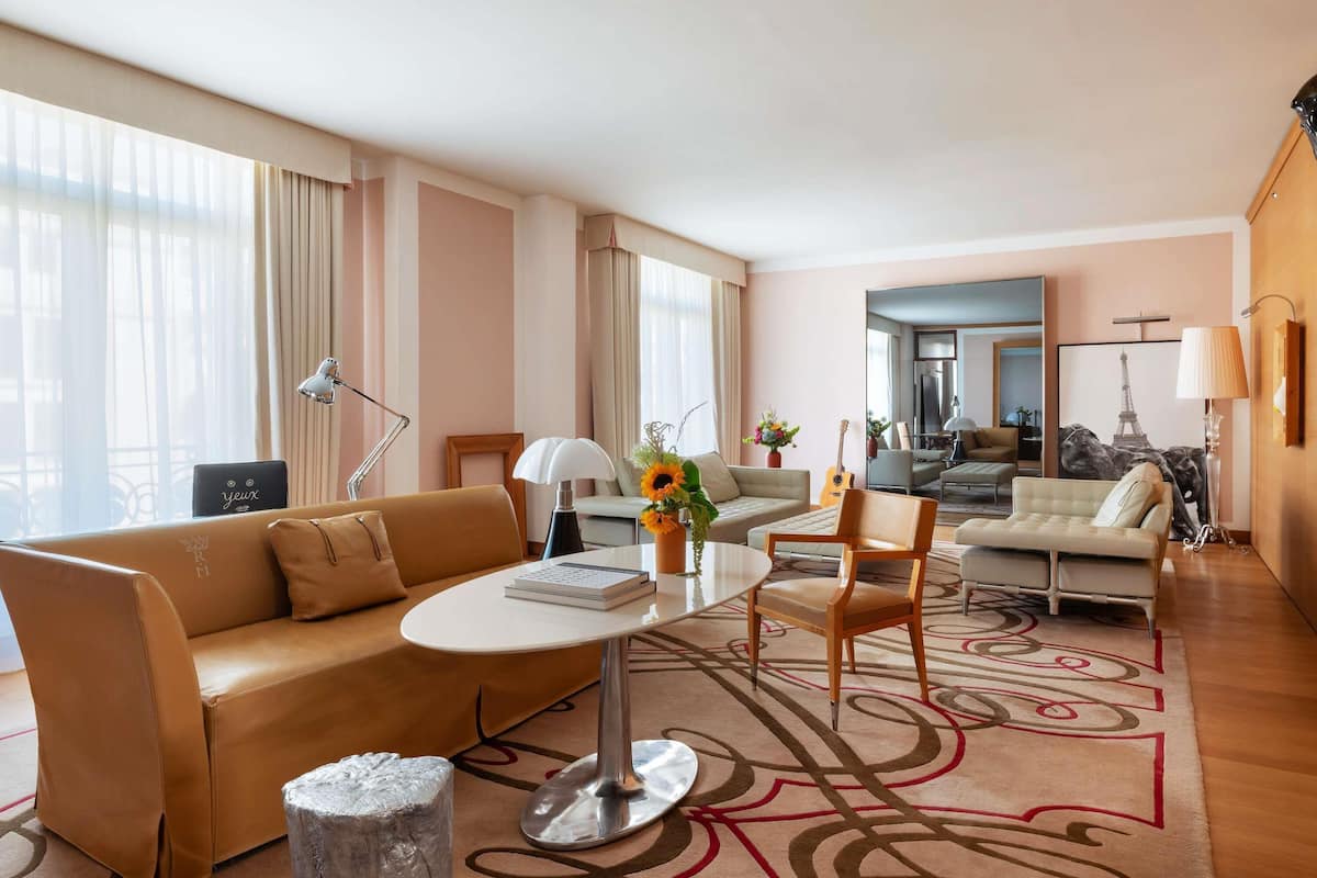Prestige Suite | Premium bedding, minibar, in-room safe, laptop workspace