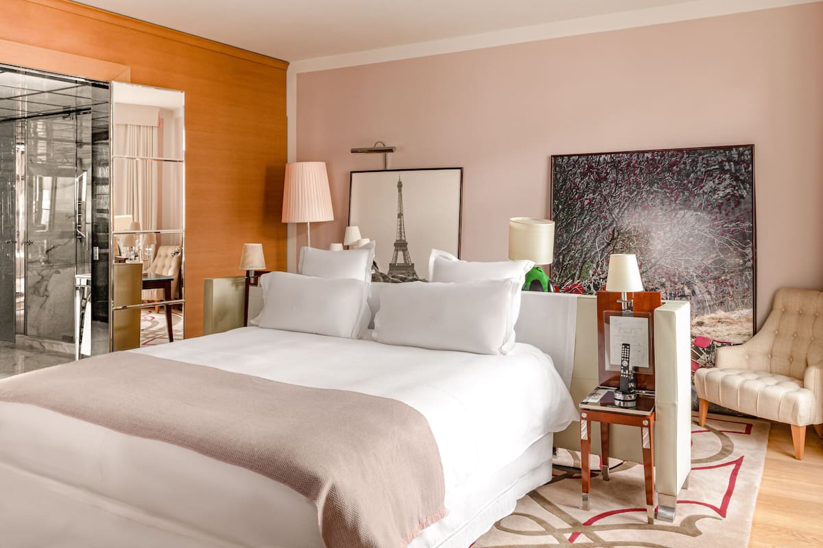 Suite (Prestige) | Ropa de cama de alta calidad, minibar, caja fuerte