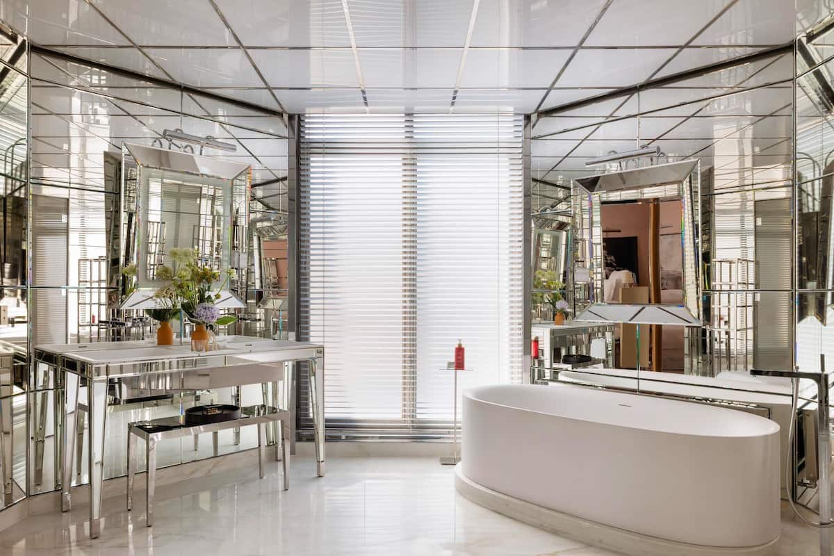 Suite reial (Monceau) | Roba de llit d'alta qualitat, minibar i caixa forta a l'habitació