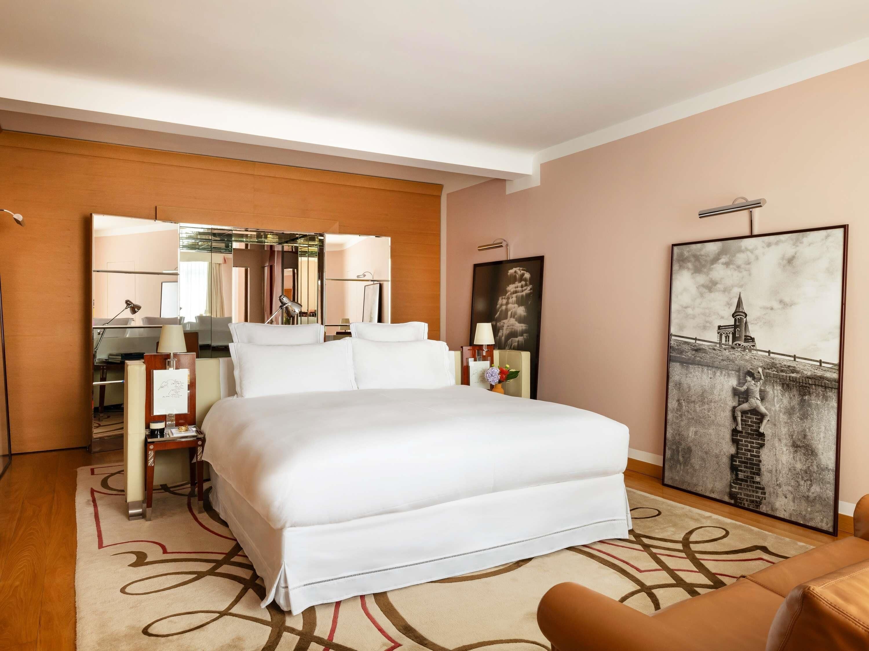 Premium bedding, minibar, in-room safe, laptop workspace