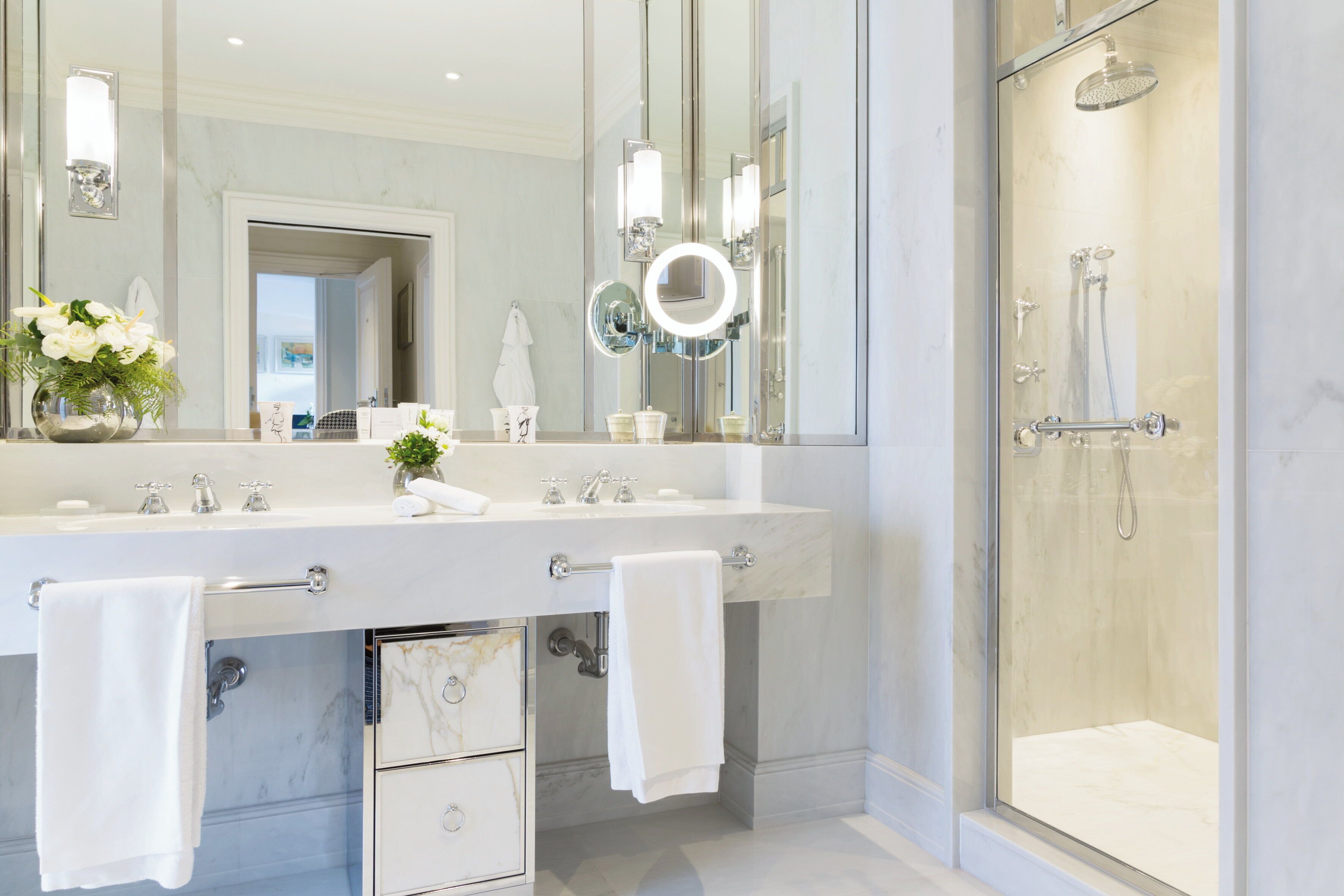 panoramic suite, 2 bedrooms, terrace, river view | bathroom | combined shower/bathtub, designer toiletries, hair dryer, bathrobes