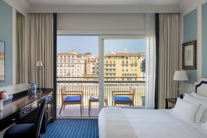 Deluxe Room, River View | Hypo-allergenic bedding, minibar, in-room safe, desk