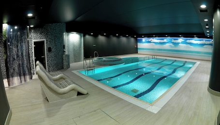 Indoor pool. Crowne Plaza Nottingham by IHG