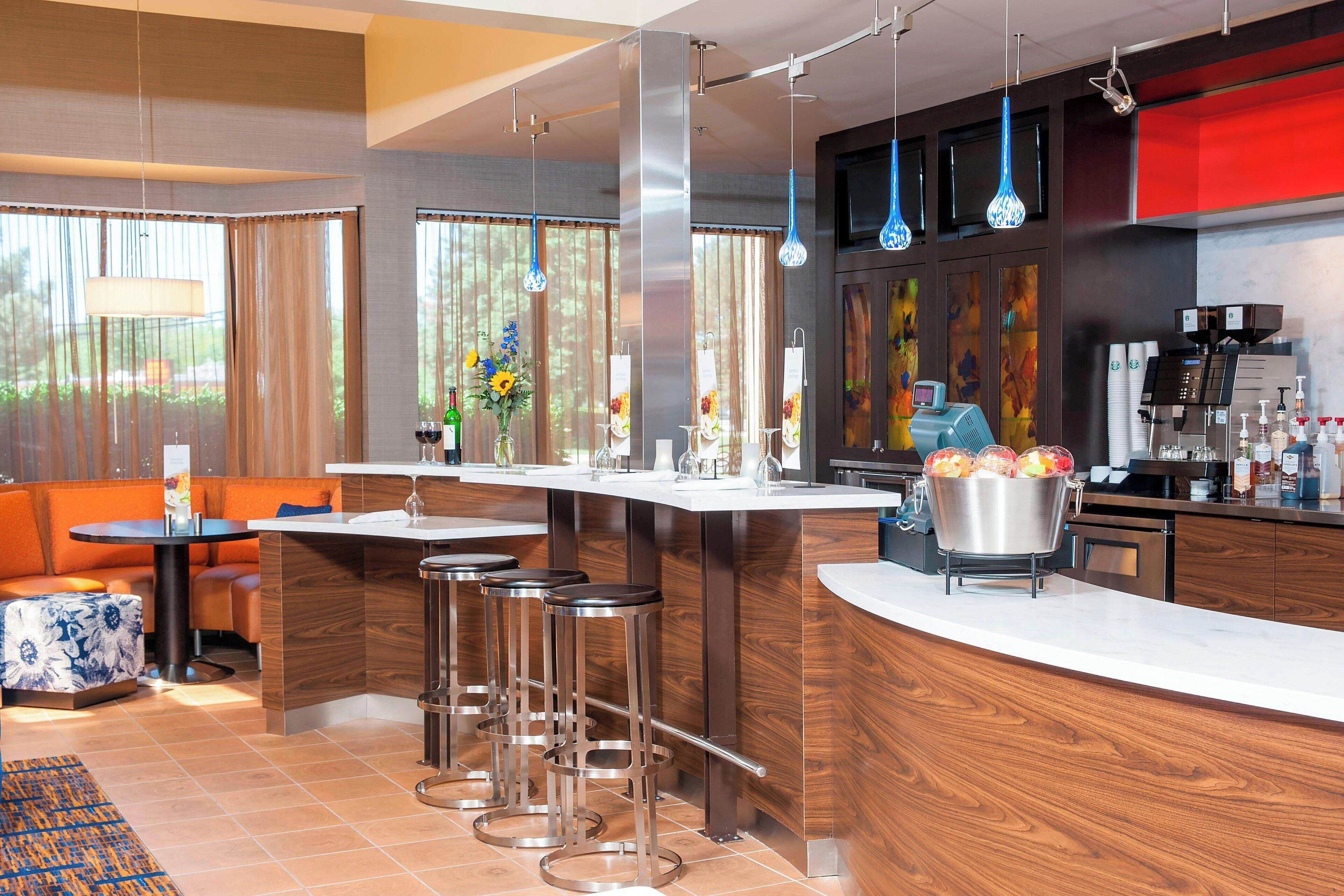 breakfast and dinner served, american cuisine