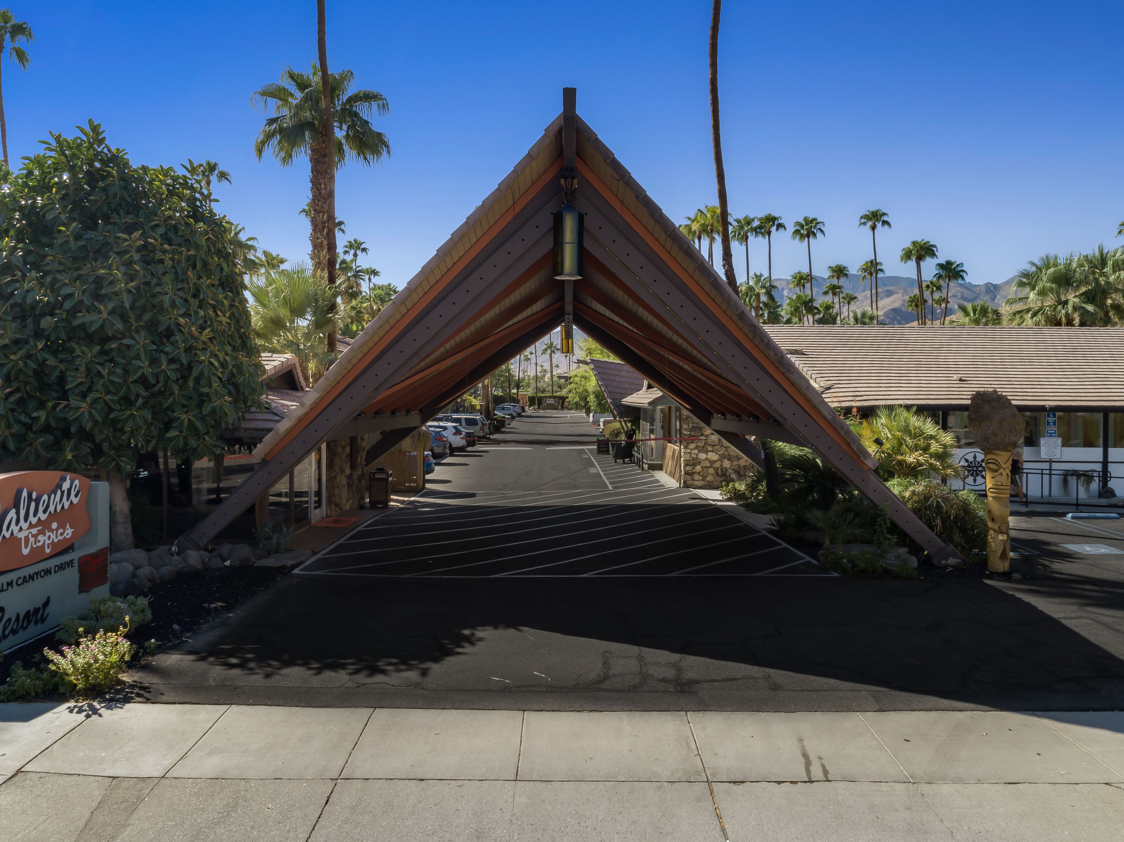 Foto - Caliente Tropics