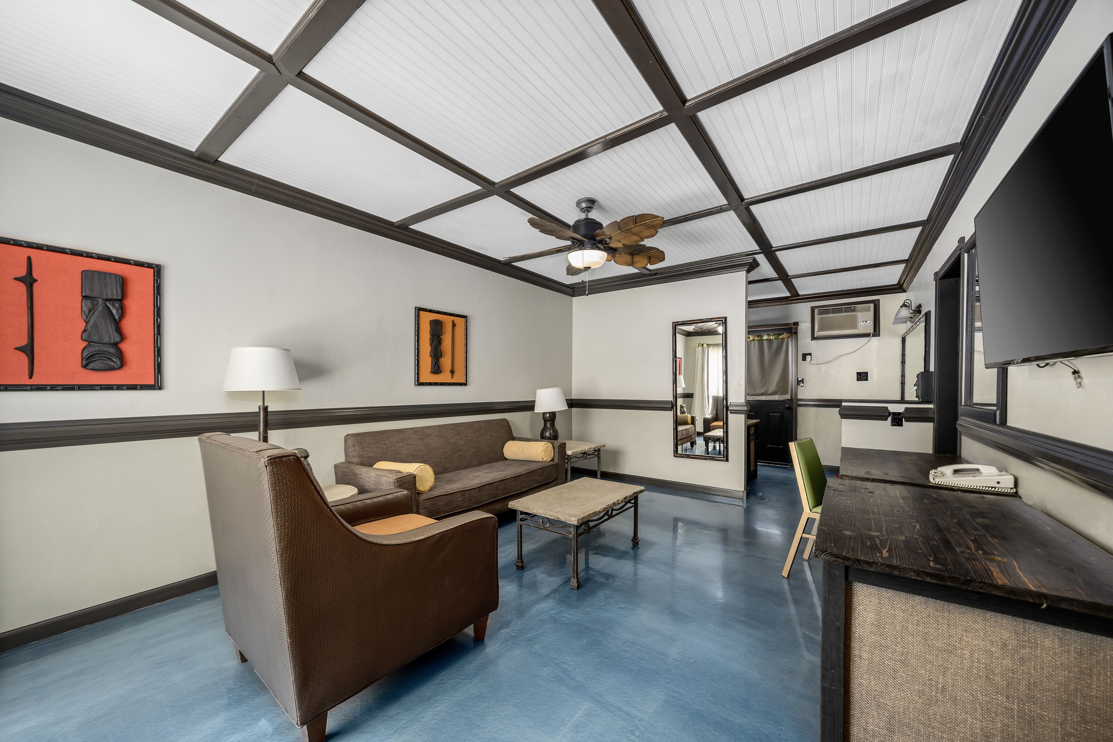 套房, 1 張特大雙人床 | 房內夾萬、書桌、手提電腦工作空間、熨斗/熨衫板