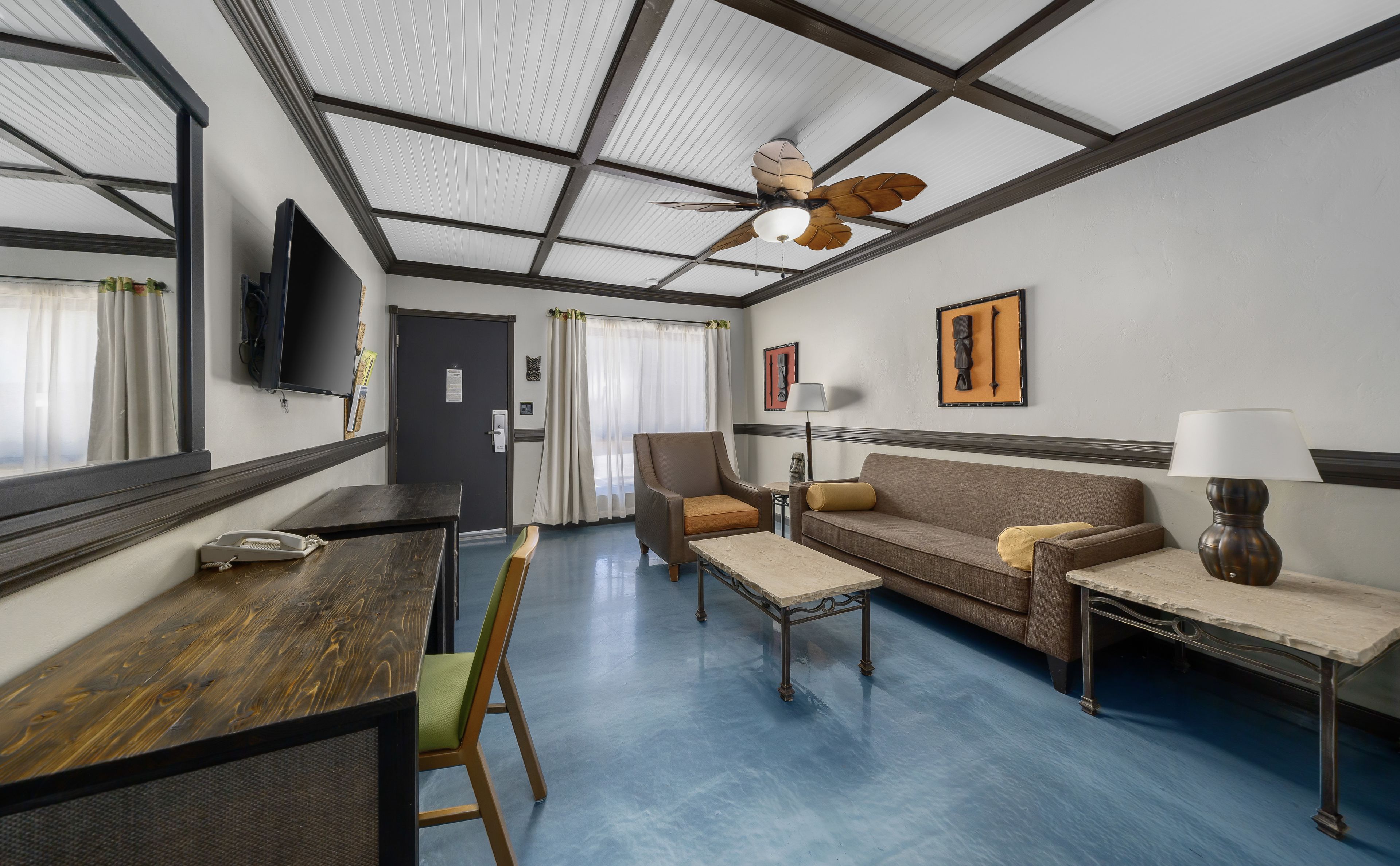 Photo - Caliente Tropics