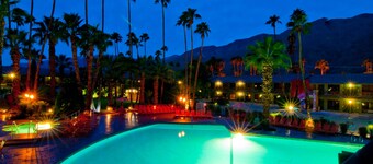 Caliente Tropics Hotel