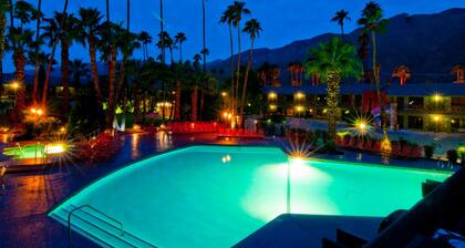Caliente Tropics Hotel