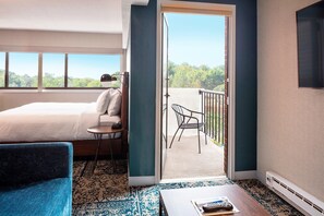 Deluxe Room, 1 King Bed with Sofa bed (Balcony) | Hypo-allergenic bedding, down comforters, in-room safe, desk