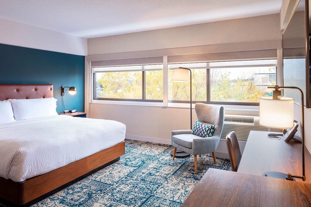 Coffre-fort, bureau, rideaux dâobscurcissement