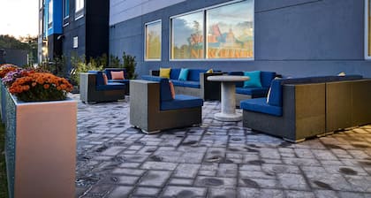Tru by Hilton Concord