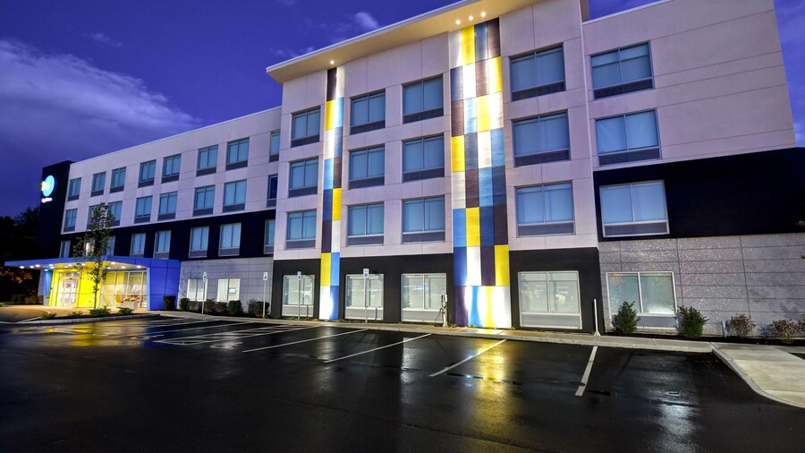 Tru by Hilton Concord