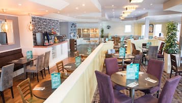 Breakfast and dinner served