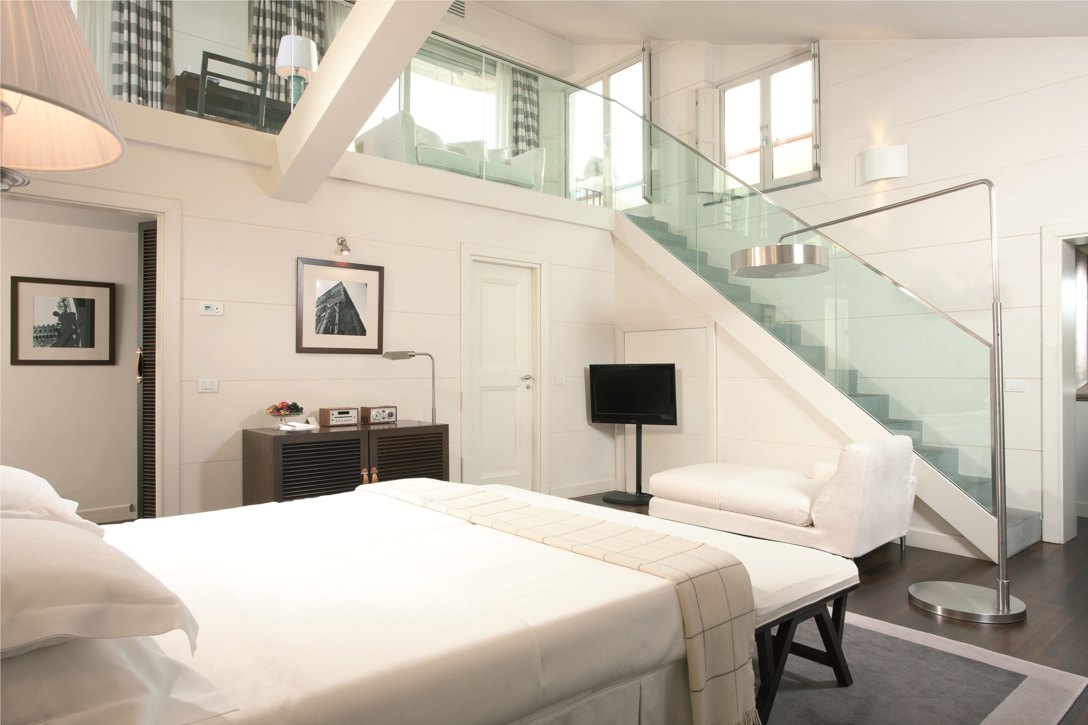 penthouse (suite) | 1 bedroom, down duvets, minibar, in-room safe